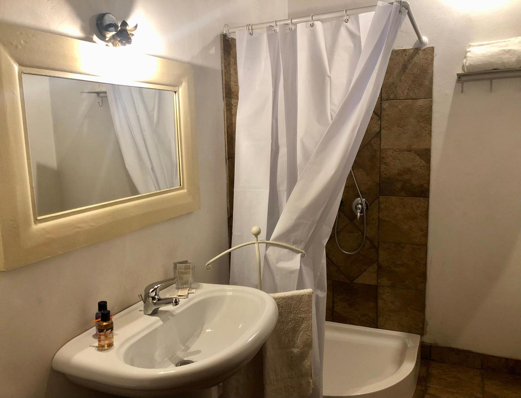 Casale Fedele Family Relax B&B Vicino Al Borgo Ronciglione  Room photo